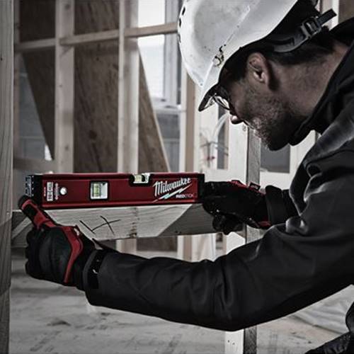 NIVEL MILWAUKEE BACKBONE 80CM 4932459064